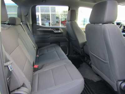 2022 Chevrolet 1500 Crew Cab, $46887. Photo 12
