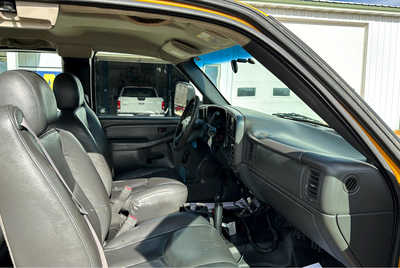 2003 GMC 2500 Ext Cab, $13900. Photo 4