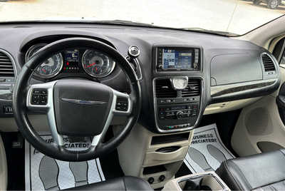 2012 Chrysler Town & Country, $7900. Photo 8