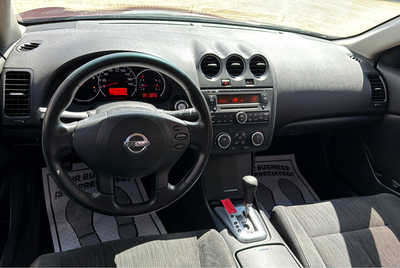 2010 Nissan Altima, $5900. Photo 9