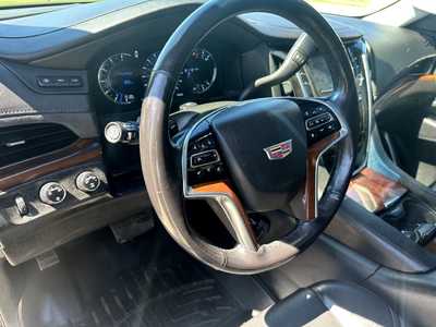 2018 Cadillac Escalade, $31499. Photo 9