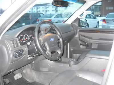 2005 Ford Explorer, $5795. Photo 10