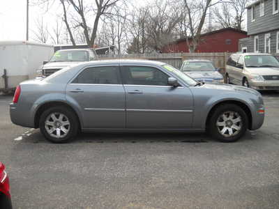 2007 Chrysler 300, $2500. Photo 4