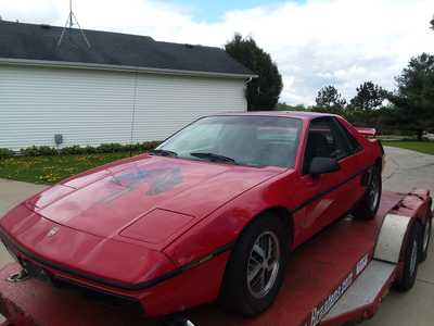 1984 Pontiac Fiero, $9999. Photo 1
