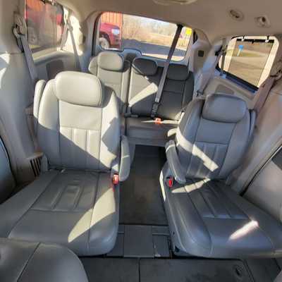 2010 Chrysler Town & Country, $3995. Photo 10