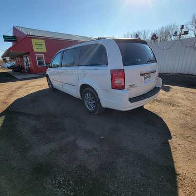 2010 Chrysler Town & Country, $3995. Photo 6