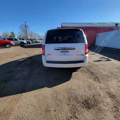 2010 Chrysler Town & Country, $3995. Photo 7