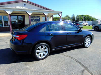 2012 Chrysler 200, $6495. Photo 2