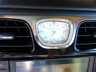 2012 Chrysler 200, $6495. Photo 7