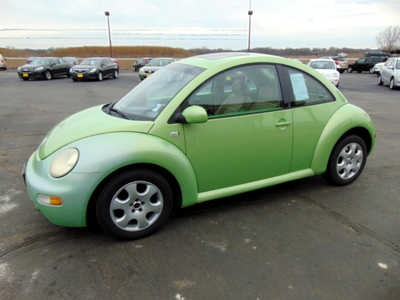 2003 Volkswagen Beetle, $2495. Photo 5