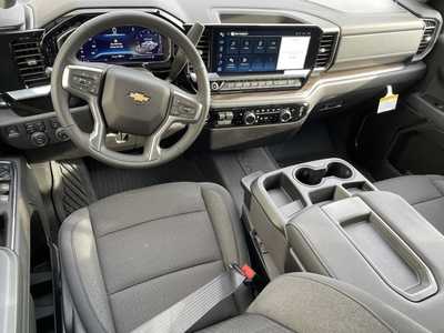 2024 Chevrolet 1500 Crew Cab, $52499.0. Photo 9