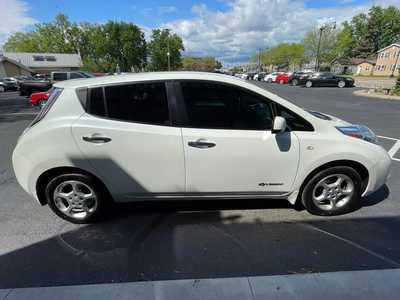 2012 Nissan Leaf, $6845. Photo 5