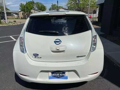 2012 Nissan Leaf, $6845. Photo 7