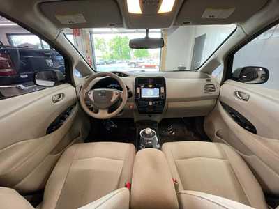 2012 Nissan Leaf, $6845. Photo 9