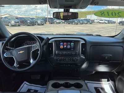 2018 Chevrolet 1500 Crew Cab, $30400. Photo 2