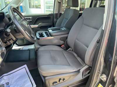 2018 Chevrolet 1500 Crew Cab, $30900. Photo 3