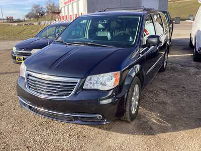 2014 Chrysler Town & Country, $10495. Photo 1