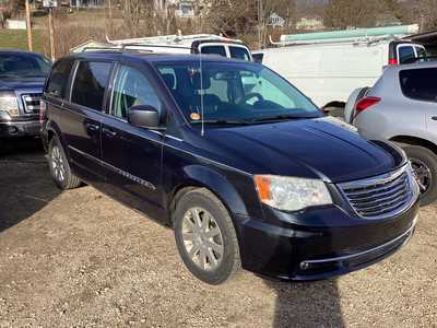 2014 Chrysler Town & Country, $10495. Photo 5