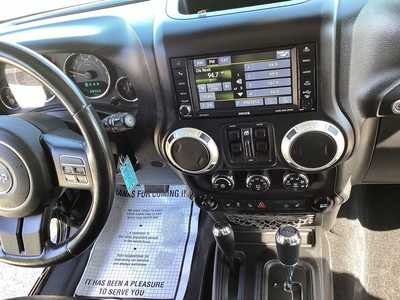 2013 Jeep Wrangler Unlimited, $20990. Photo 11