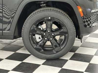 2024 Jeep Grand Cherokee, $49982. Photo 5