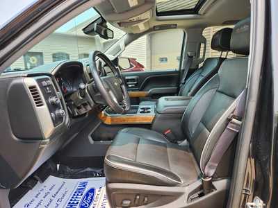 2017 Chevrolet 1500 Crew Cab, $39995. Photo 3