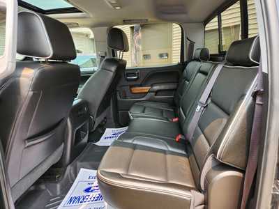 2017 Chevrolet 1500 Crew Cab, $39995. Photo 4
