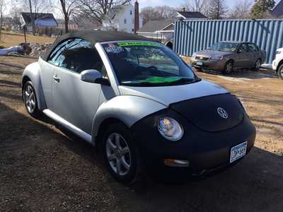 2005 Volkswagen Beetle, $9998. Photo 3