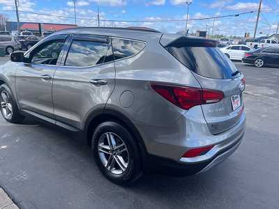 2018 Hyundai Santa Fe, $16974. Photo 4