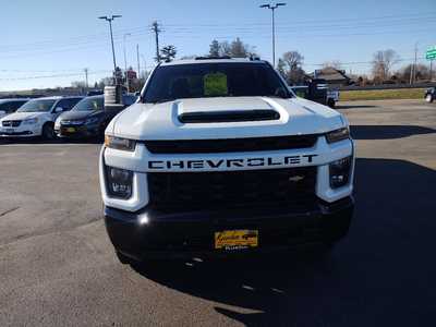 2022 Chevrolet 2500 Crew Cab, $50900. Photo 3