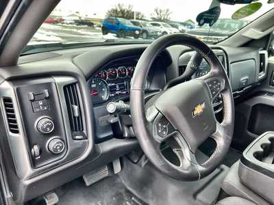 2017 Chevrolet 1500 Crew Cab, $24995. Photo 10