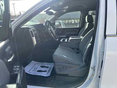 2017 Chevrolet 1500 Crew Cab, $28900. Photo 9