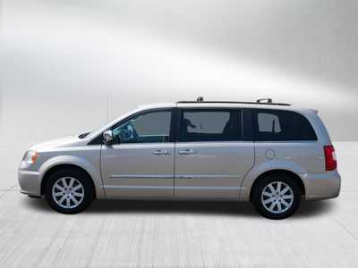 2012 Chrysler Town & Country, $10000. Photo 4