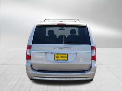 2012 Chrysler Town & Country, $10000. Photo 6
