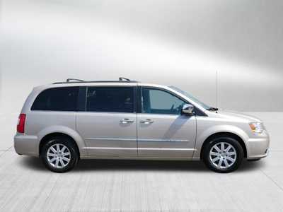 2012 Chrysler Town & Country, $10000. Photo 8
