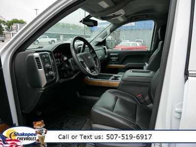 2017 Chevrolet 1500 Crew Cab, $30943. Photo 8
