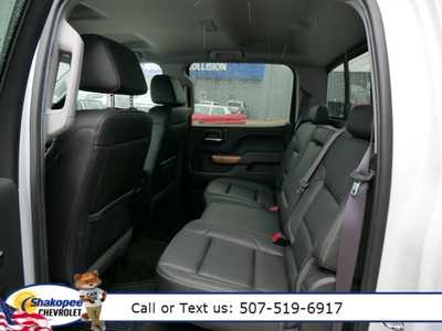 2017 Chevrolet 1500 Crew Cab, $30943. Photo 9
