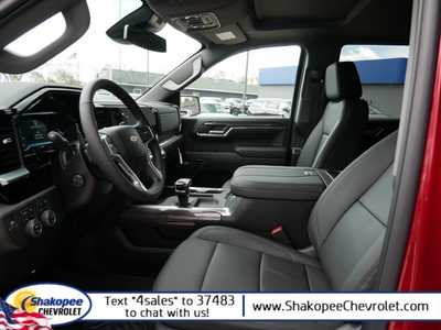 2024 Chevrolet 1500 Crew Cab, $66705. Photo 7