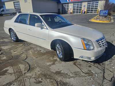 2011 Cadillac DTS, $5999. Photo 1