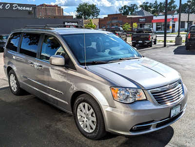 2014 Chrysler Town & Country, $14900. Photo 6