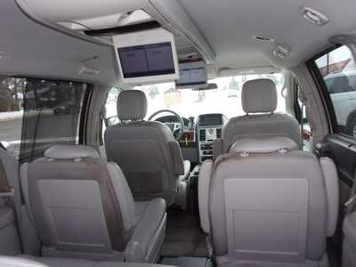 2009 Chrysler Town & Country, $6995. Photo 10