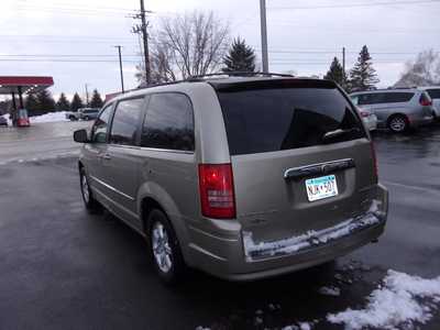 2009 Chrysler Town & Country, $6995. Photo 5