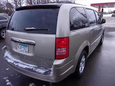 2009 Chrysler Town & Country, $6995. Photo 7