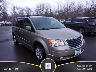 2009 Chrysler Town & Country, $6995. Photo 1