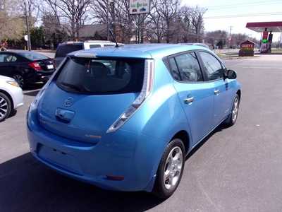 2014 Nissan Leaf, $8495. Photo 7