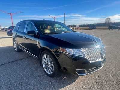 2010 Lincoln MKT, $10990. Photo 4