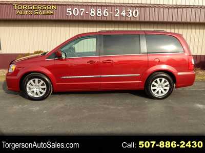 2016 Chrysler Town & Country, $12900. Photo 1