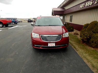 2016 Chrysler Town & Country, $12500. Photo 2