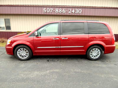 2016 Chrysler Town & Country, $12500. Photo 4