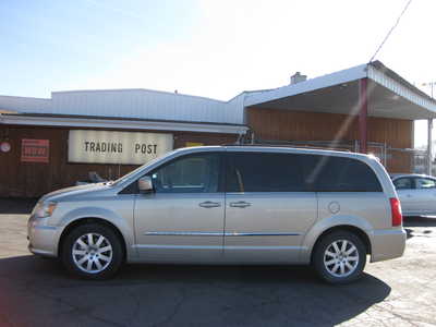 2012 Chrysler Town & Country, $9995. Photo 1