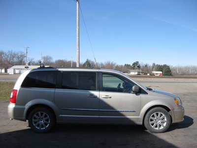 2012 Chrysler Town & Country, $9995. Photo 3
